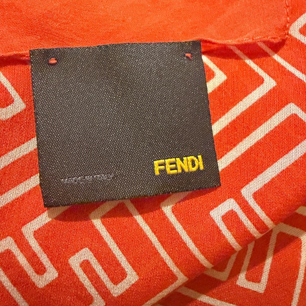 Fendi scarf never worn, composition 100% silk - Picture 9 of 9